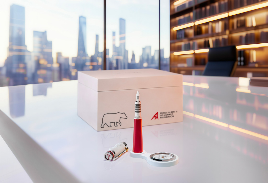 Set stilou LIFE de lux, prezentat în cutie premium Prince Albert II of Monaco Foundation, simbol al sustenabilității și responsabilității.